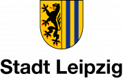 Das Bild zeigt das Logo der Stadt Leipzig. Oberhalb des Textes befindet sich ein Wappen. Das Wappen ist gelb mit einem schwarzen Löwen links und zwei blauen vertikalen Streifen auf der rechten Seite. Unter dem Wappen steht in schwarzen Buchstaben der Text "Stadt Leipzig".